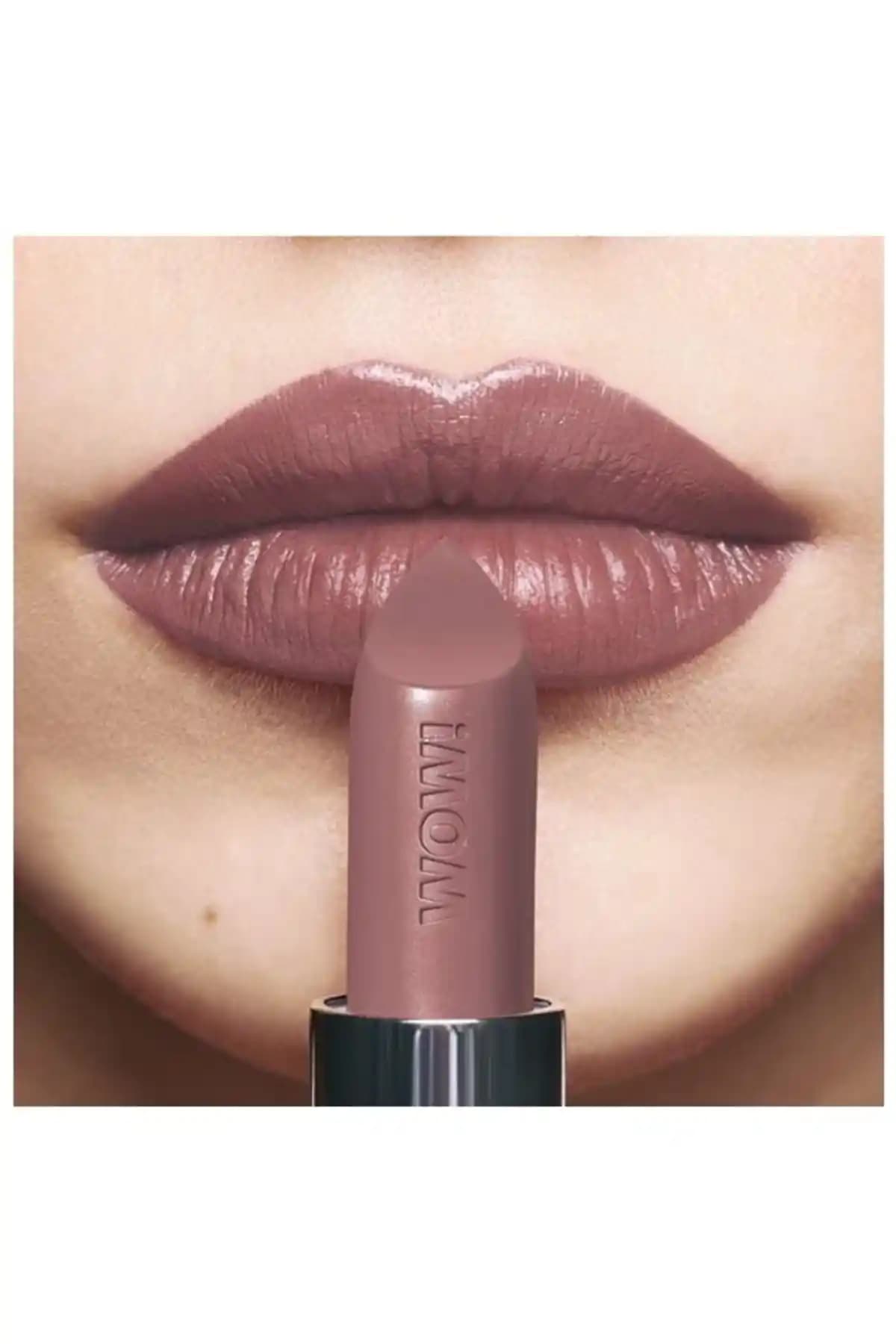 Dudak Dolgunlaştırıcı Rujlar ve Doğal Yöntemlerle Dolgun Dudaklar Elde Etme Rehberi