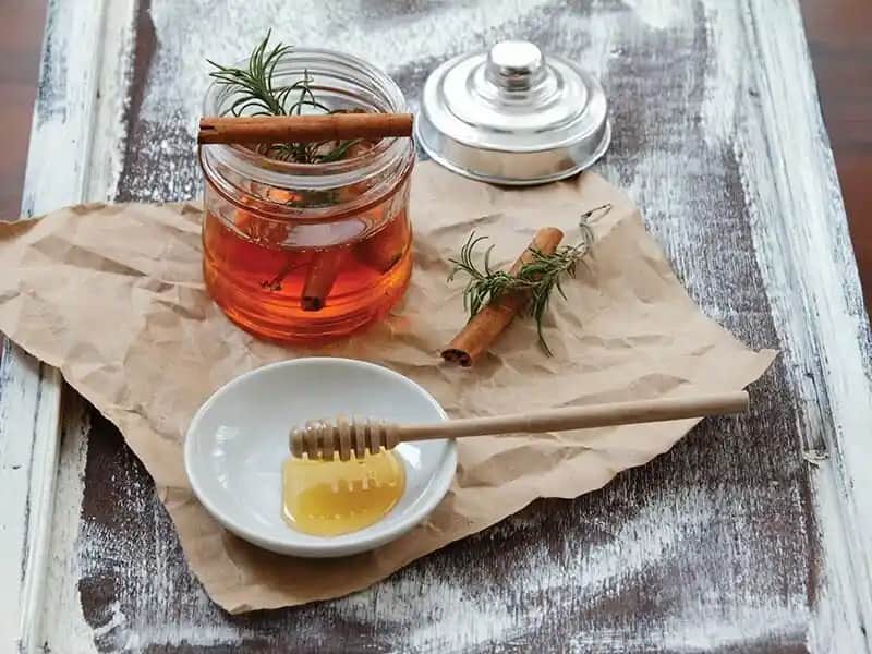 El Kesiğine İyi Gelen Doğal Yöntemler ve El Sağlığını Koruma İpuçları