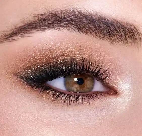 Ela Gözler İçin Güncel Makyaj Trendleri ve Teknikler Rehberi