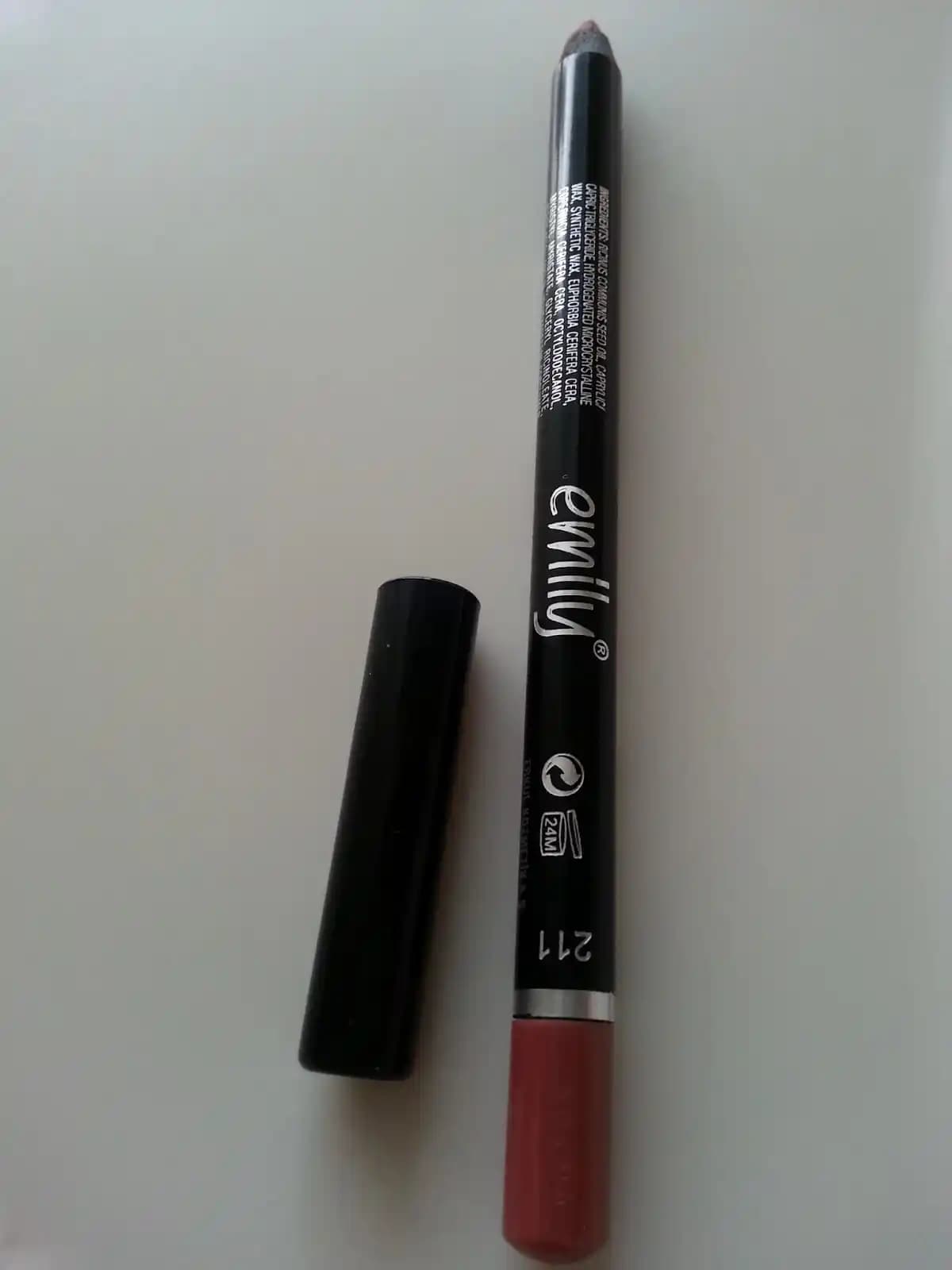 Emily 211 Kozmetik Markası ve Yenilikçi Ürünleriyle Sektörde Fark Yaratıyor