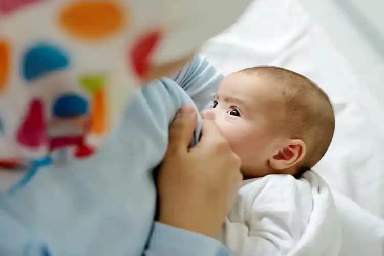 Emziren Anneler İçin Niacinamide Güvenliği ve Cilt Bakımında Kullanımı Rehberi