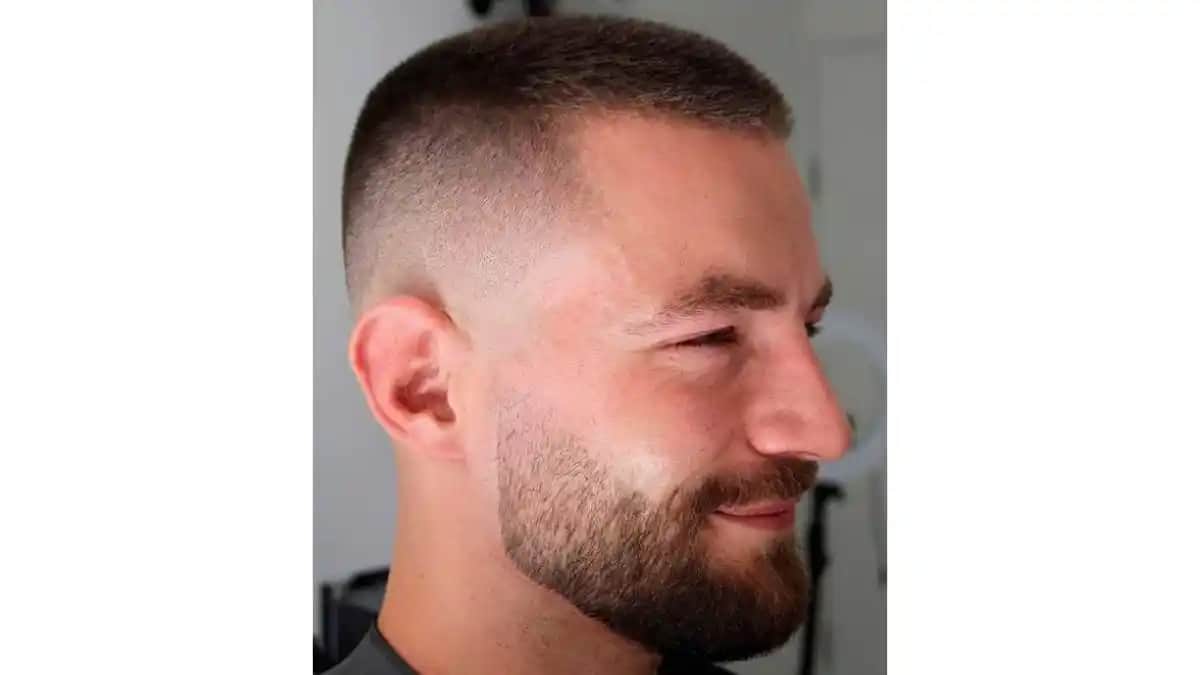 Erkekler İçin 4 Numara Saç Kesimi: Modern Stil ve Bakım İpuçları