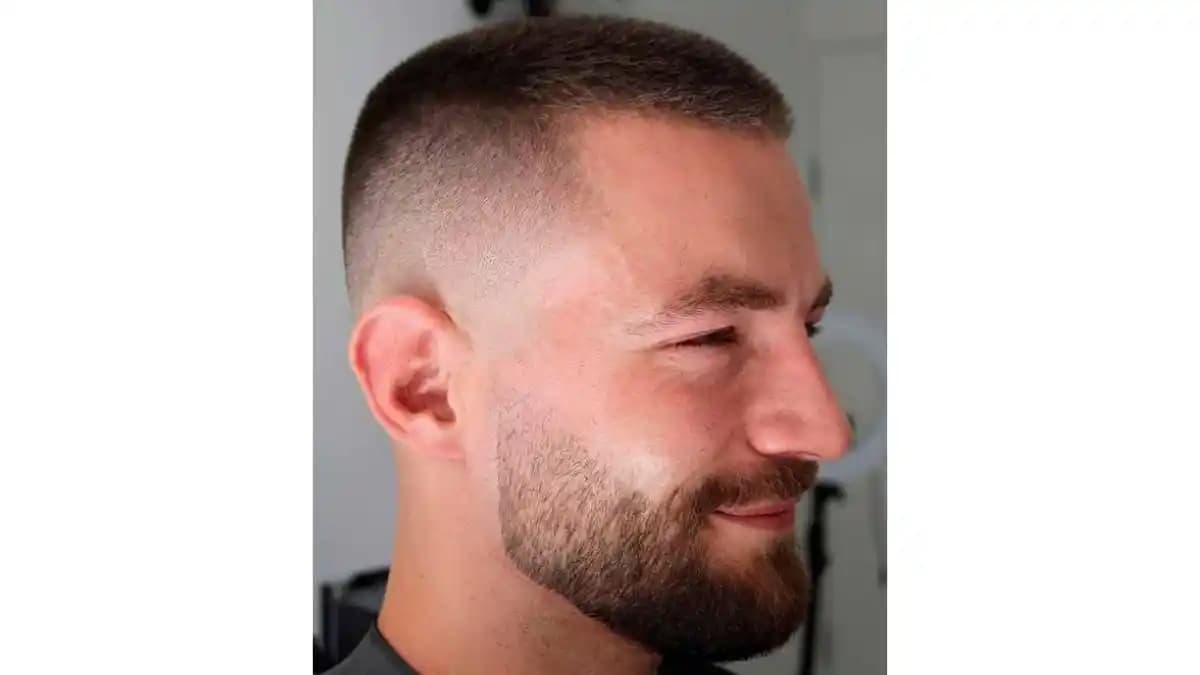 Erkekler İçin 4 Numara Saç Kesimi: Modern Stil ve Bakım İpuçları