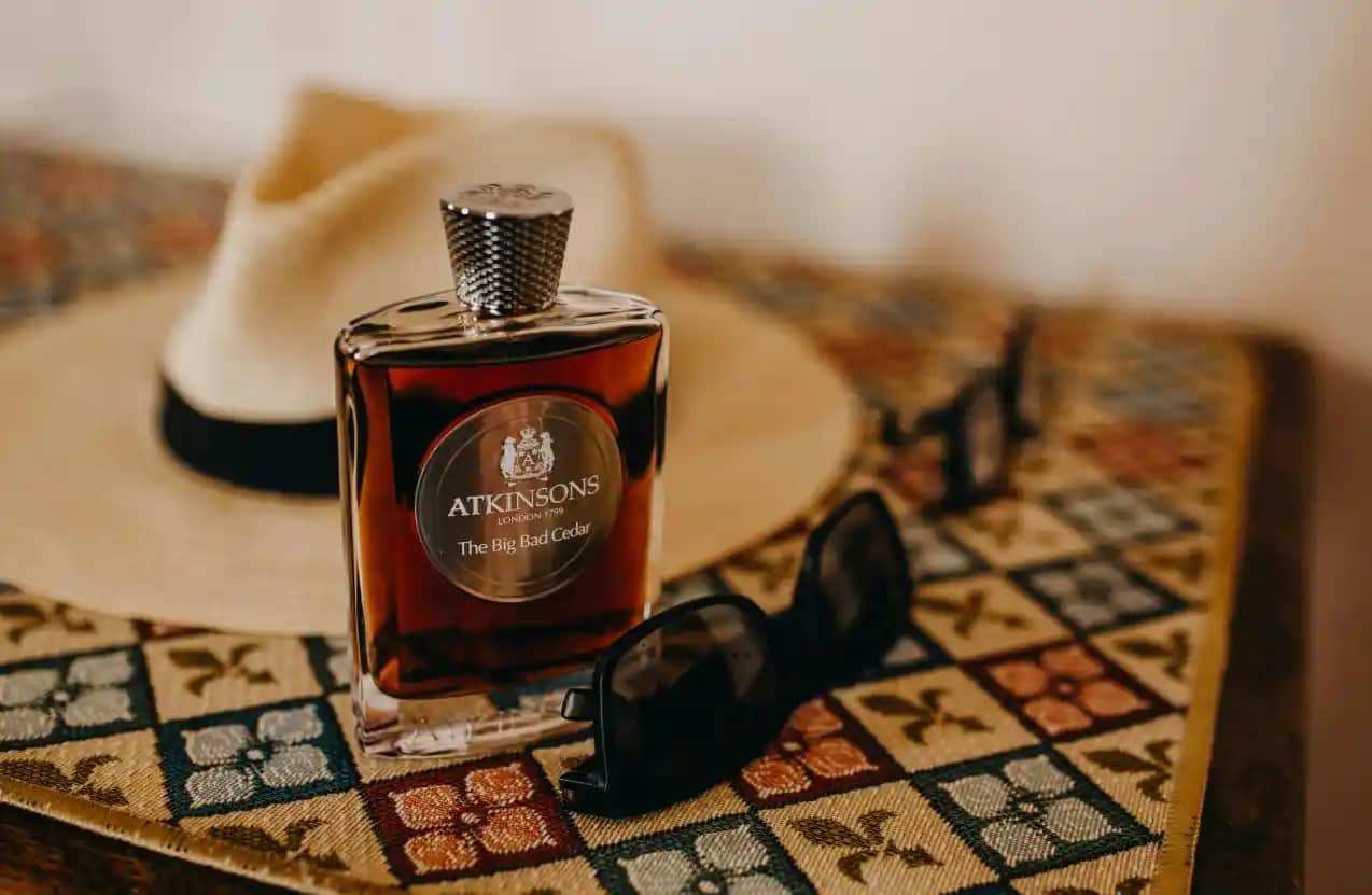 Erkekler İçin En Güzel Parfüm Seçimi: Kalıcı ve Uygun Kokuların Rehberi