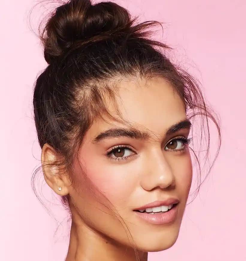 Esmer Tenler İçin En Uygun Allık Renkleri ve Uygulama Teknikleri Rehberi