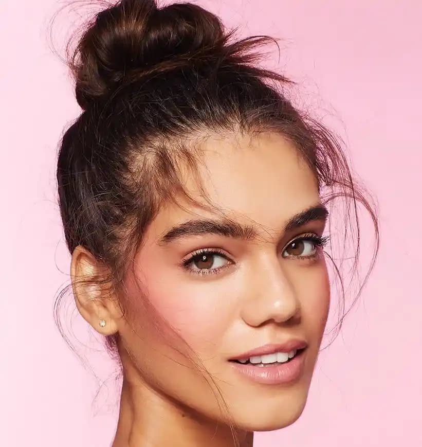 Esmer Tenler İçin En Uygun Allık Renkleri ve Uygulama Teknikleri Rehberi