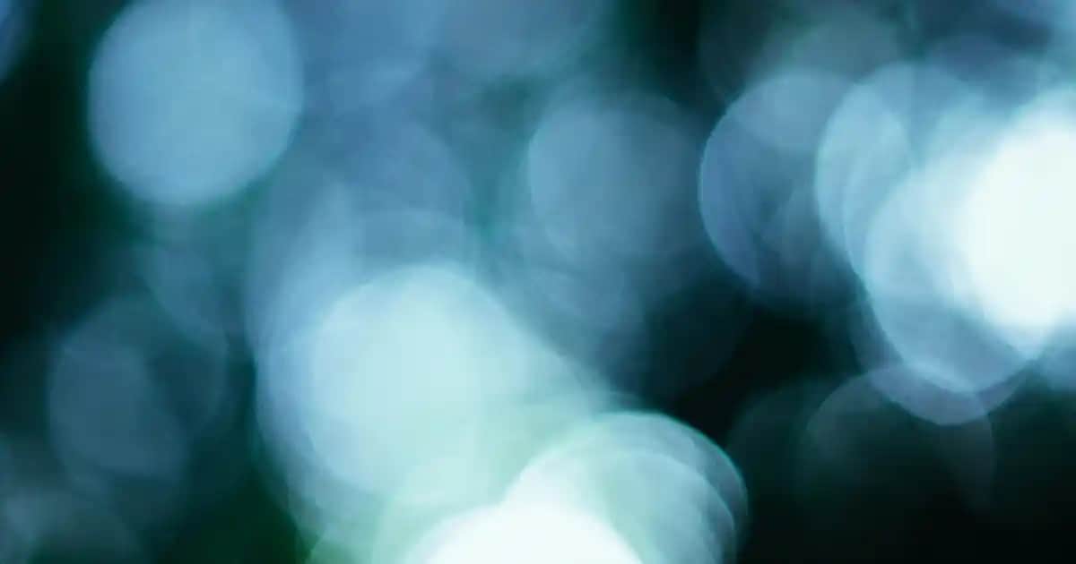 Esmere Platin Saç Rengi: Modern ve Şık Bir Görünüm İçin Stil ve Bakım Rehberi