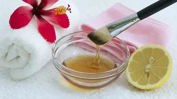 Evde Doğal Maskelerle Pürüzsüz ve Sağlıklı Bir Cilt Elde Etme Yöntemleri