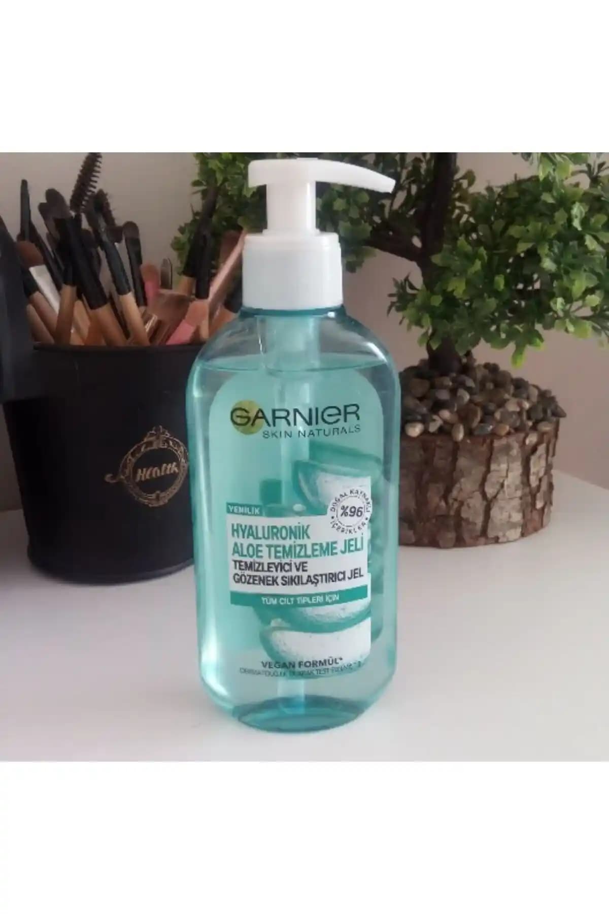 Garnier Skin Naturals Hyaluronik Aloe Temizleme Jeli ile sağlıklı ve nemli cilt bakımı