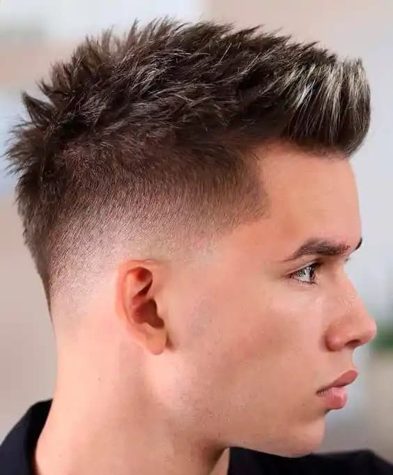 Gençlik İfadesinin Simgesi Modern ve Çekici Genç Saç Modelleri Rehberi