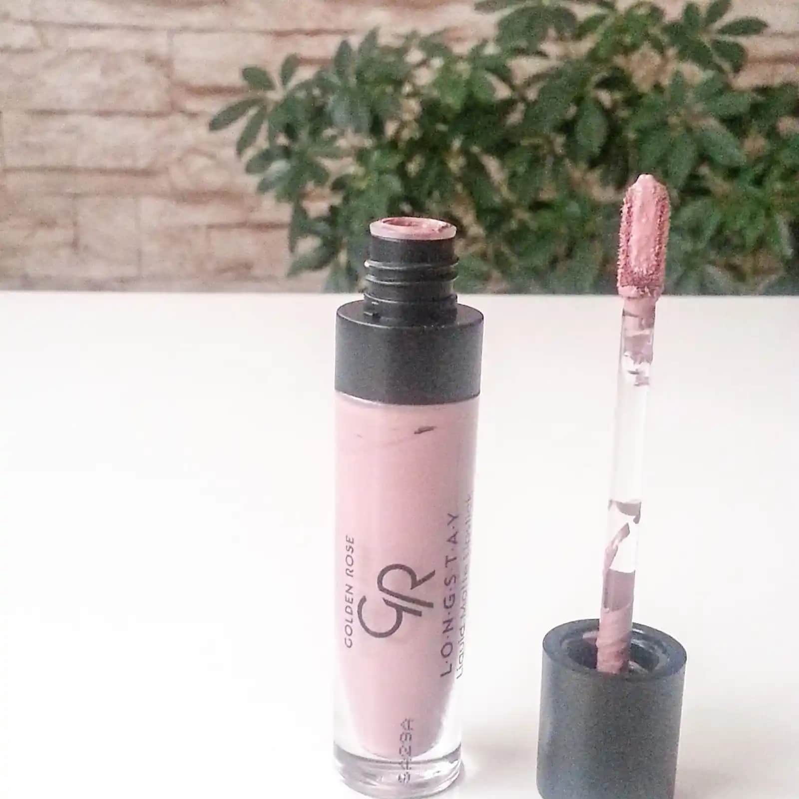 Golden Rose 10 Numara Ruj: Renk Seçenekleri ve Makyajda Kullanım İpuçları