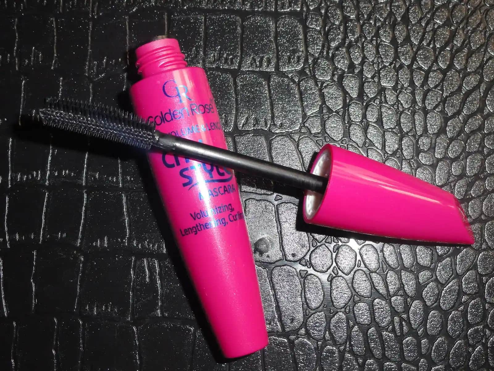 Golden Rose Pembe Rimel Serisi: Gözleri Belirginleştiren ve Doğal Görünüm Sağlayan Ürünler