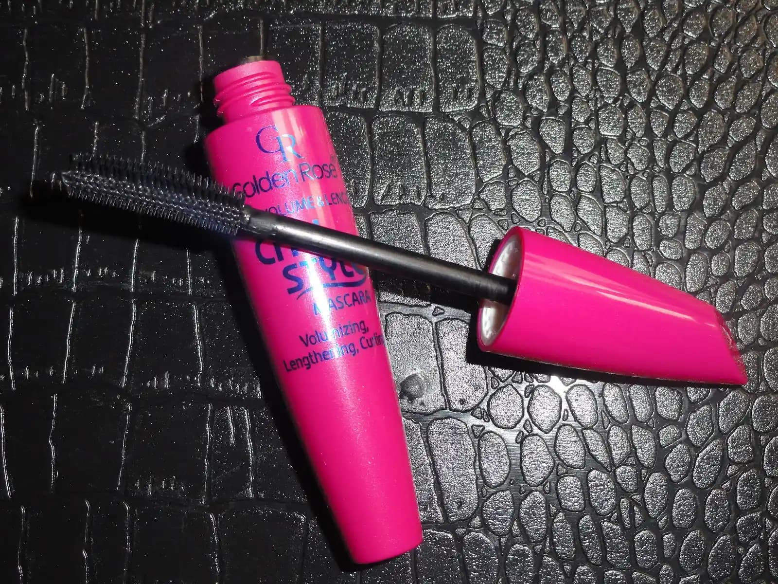 Golden Rose Pembe Rimel Serisi: Gözleri Belirginleştiren ve Doğal Görünüm Sağlayan Ürünler