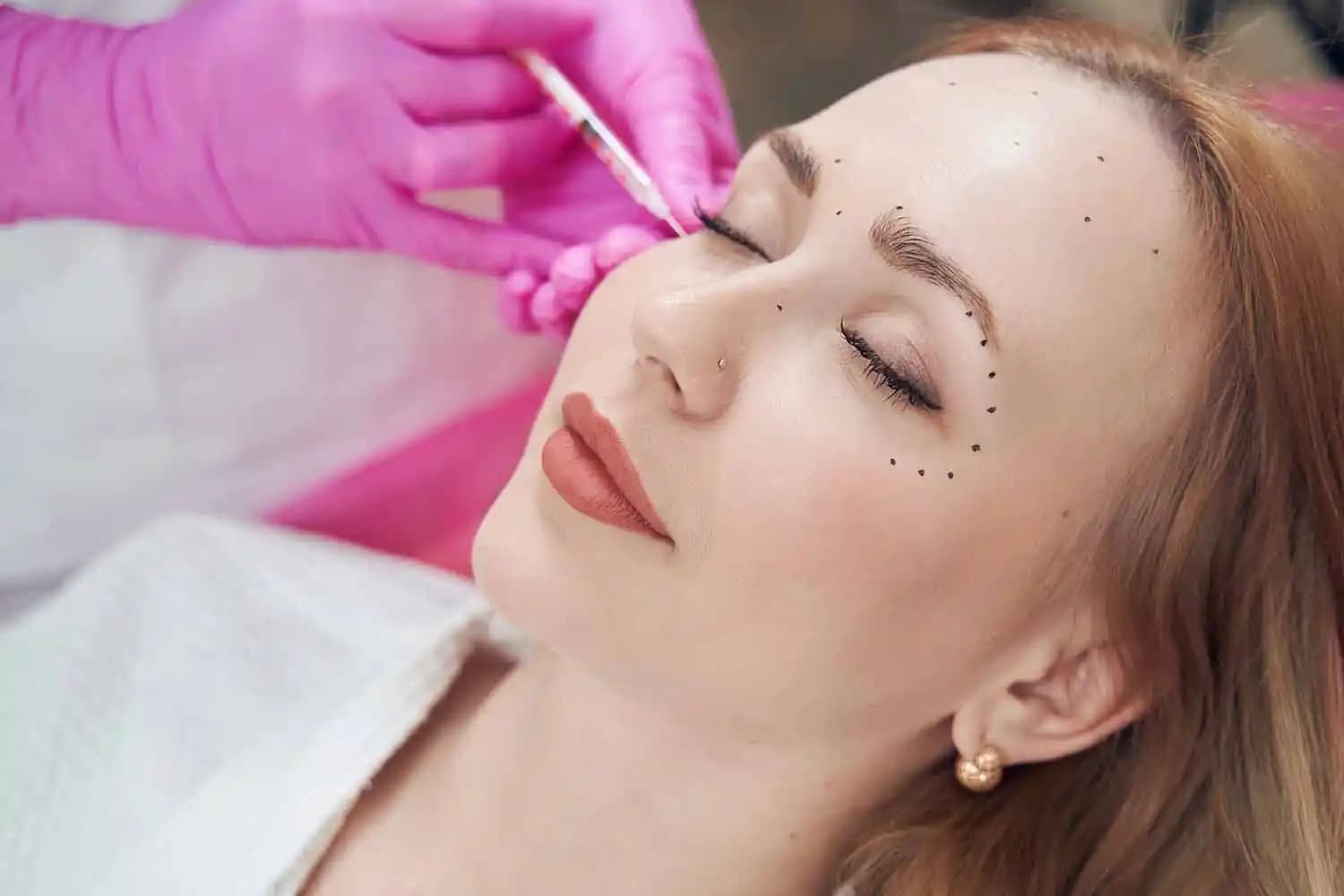 Göz Altı Morluklarını Hızla Azaltmak İçin Etkili Yöntemler ve Bakım İpuçları