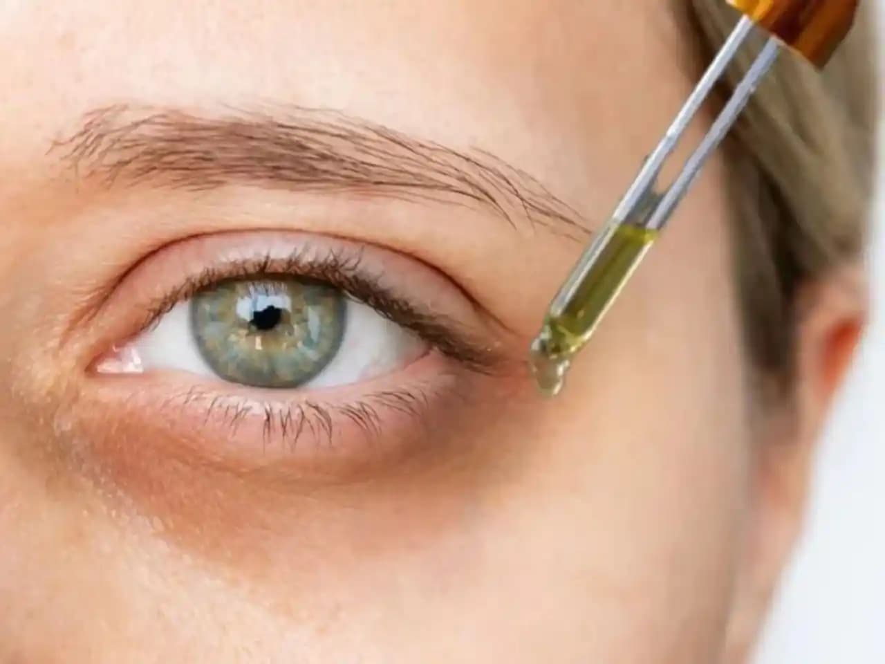 Göz Altına İyi Gelen Doğal Yağlar ve Bakım Yöntemleri