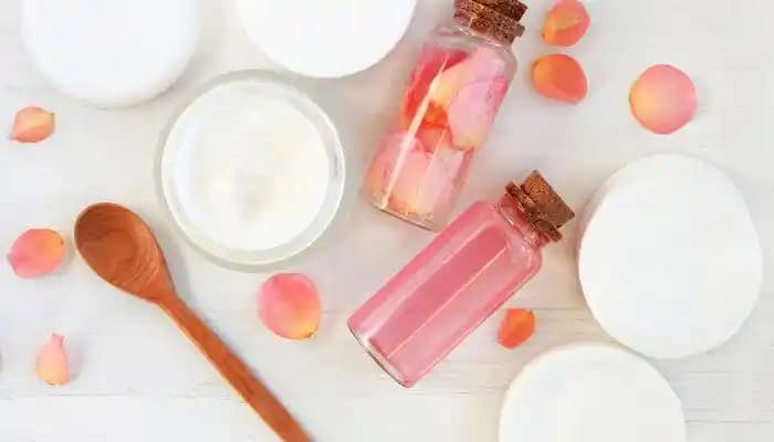 Gül Yağı ve Saç Sağlığı: Doğal Bakım ile Saçlarınızı Güçlendirin ve Parlatın