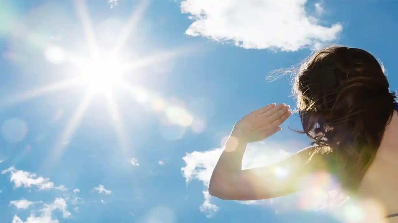 Güneş Işınlarının Zararları ve Kozmetik Korunma Yöntemleri Üzerine Detaylı Bir Rehber