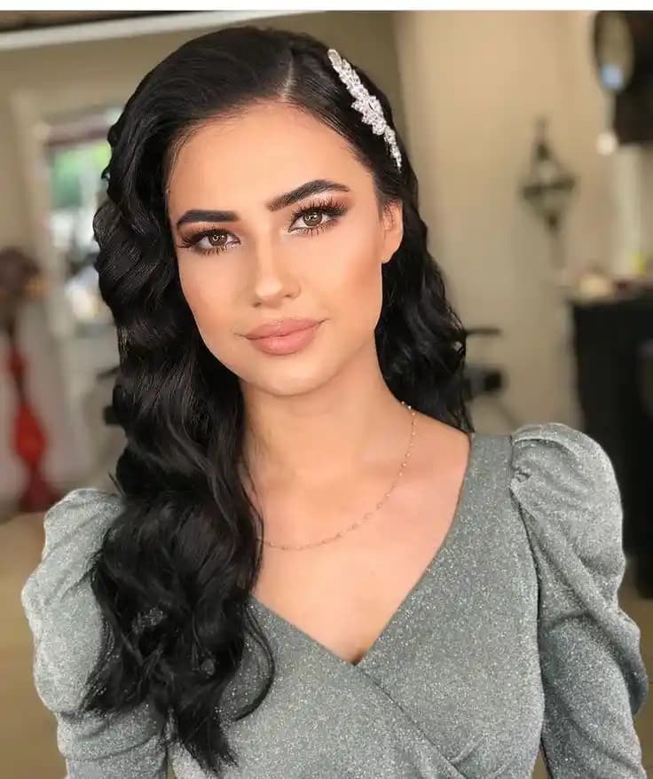 Hafif Nişan Makyajı Rehberi: Doğal ve Şık Görünüm İçin Tavsiyeler ve Teknikler