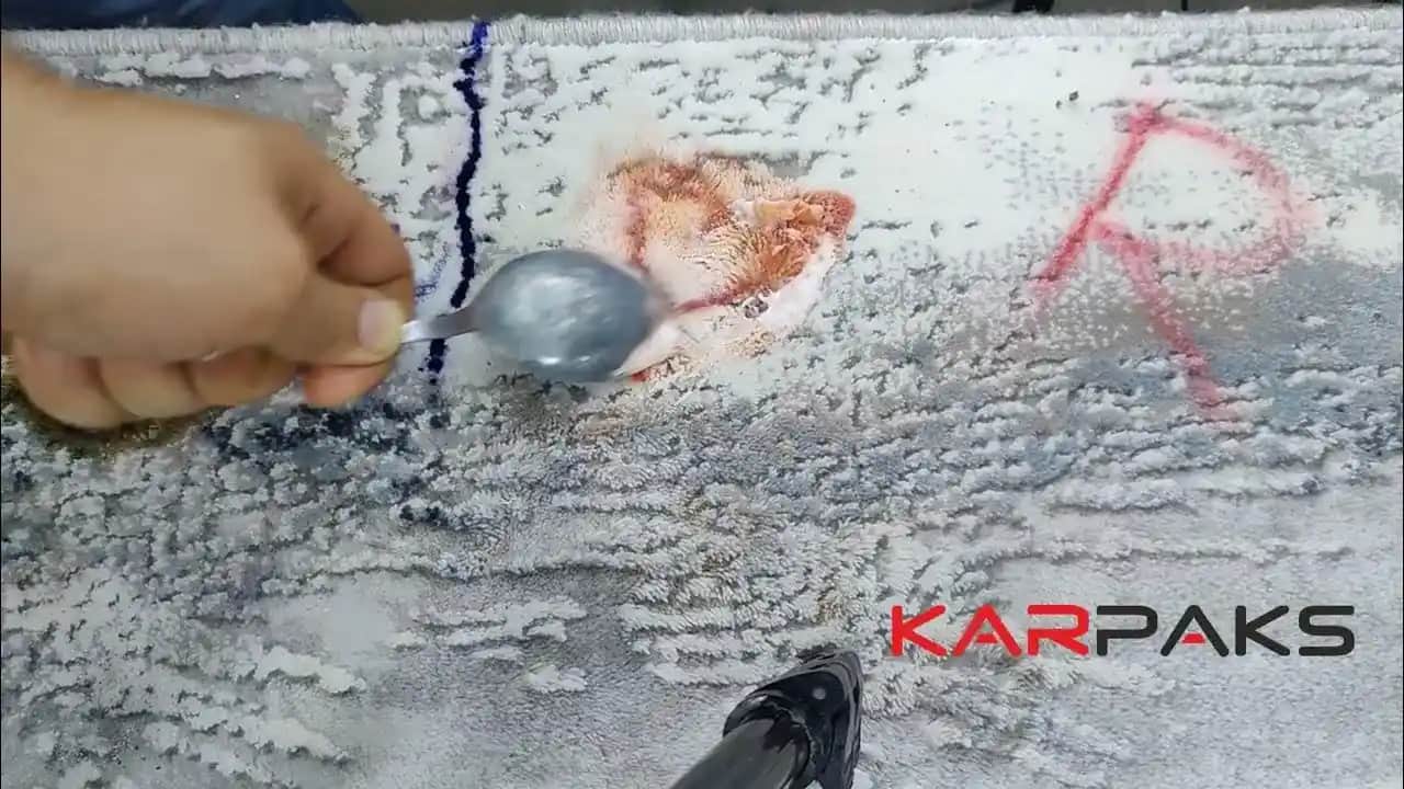 Halıdan Ruj Lekesi Nasıl Çıkarılır Detaylı Temizlik Rehberi