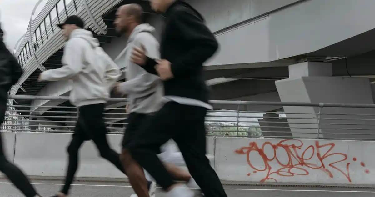 Hızlı Kuruyan Oje Seçenekleri ve Pratik Tırnak Bakımı İpuçları