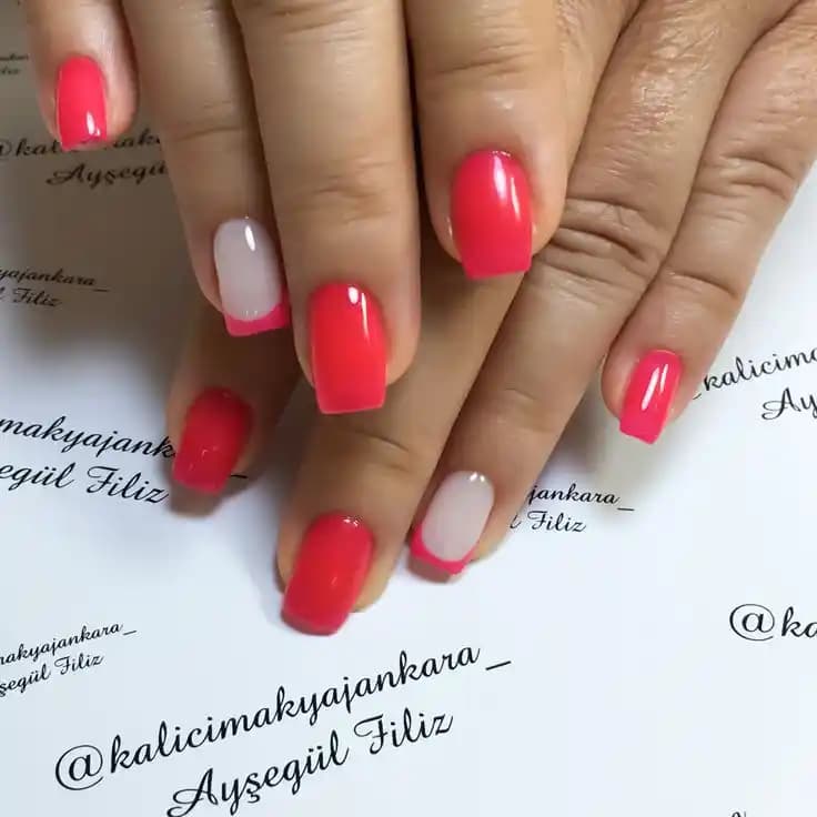 Kalıcı Oje ve Nail Art Uygulamaları: Uzun Süre Dayanan Estetik Çözümler