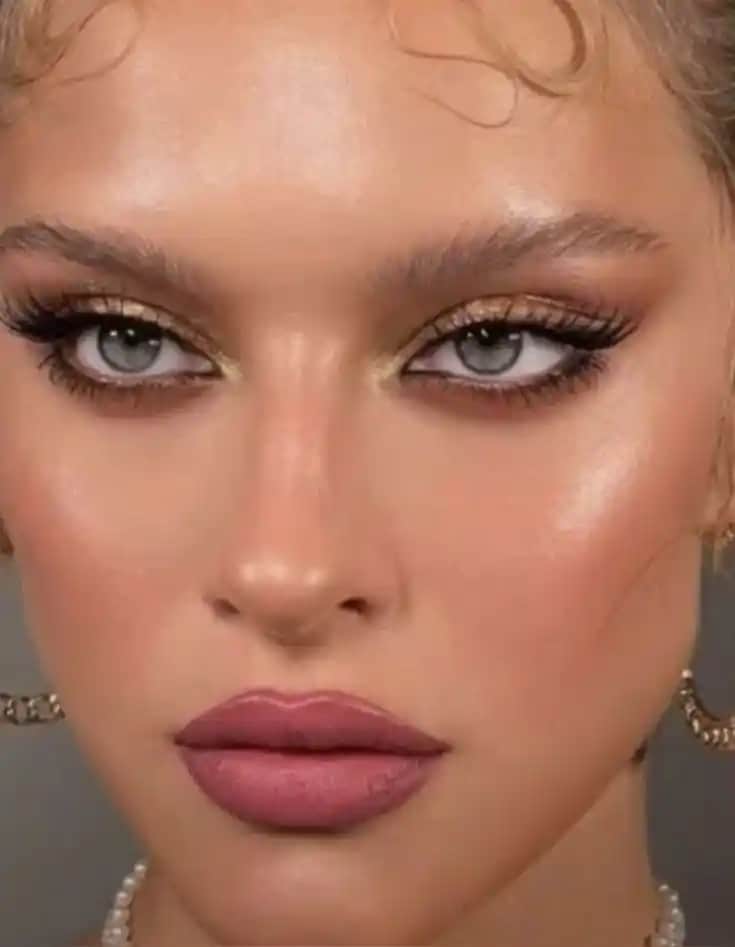 Kedi Gözü Makyajı Nasıl Yapılır ve Her Yüz Tipine Uygun Teknikler