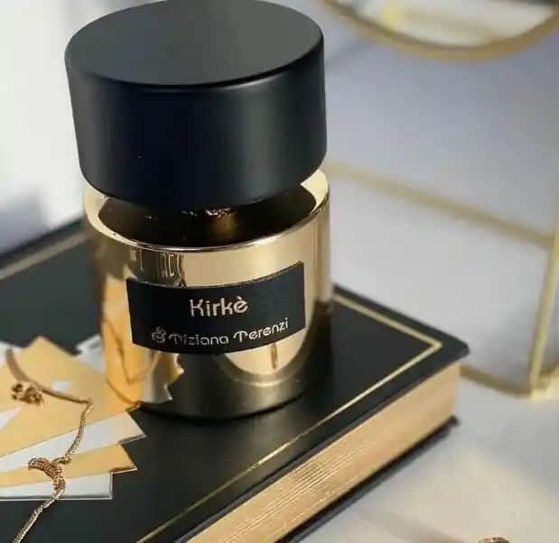 Kirke Kadın Parfümü: Gizemli ve Büyüleyici Aromasıyla Modern Kadınlara Özel