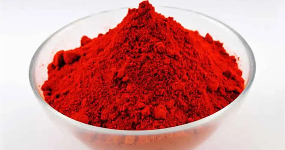 Kırmızı Asidin Kozmetikteki Rolü ve Cilt Sağlığına Etkileri Analizi