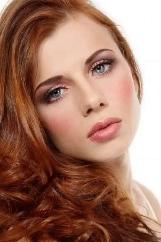 Kızıl Saçlar İçin Doğru Makyaj Seçenekleri ve Uyum İpuçları