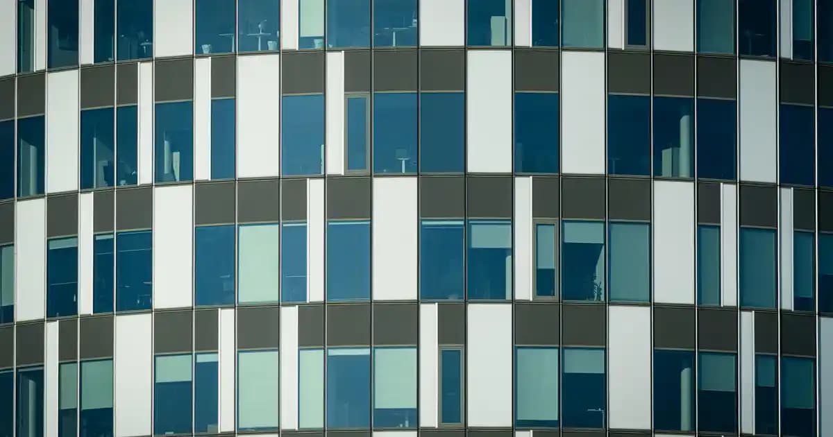 Kozmetik Dünyasında Yumuşatıcılar: Cilt ve Saç Bakımında Temel Bilgiler ve Doğal Alternatifler