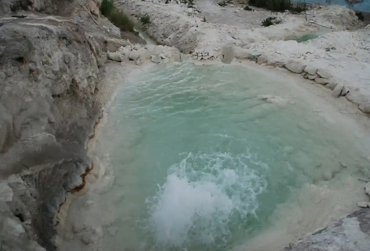 Kükürtlü Kaplıca Suyunun Cilt Sağlığına Faydaları ve Kullanım Yöntemleri