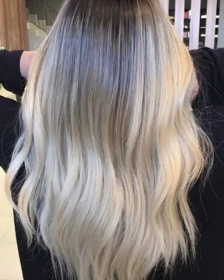 Kül Sarısı Saç Rengi Nedir, Nasıl Elde Edilir ve Bakımı Nasıl Yapılır