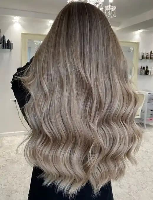 Kumral Saç Işıltısı Nasıl Elde Edilir ve Trendlerle Uyum Sağlanır