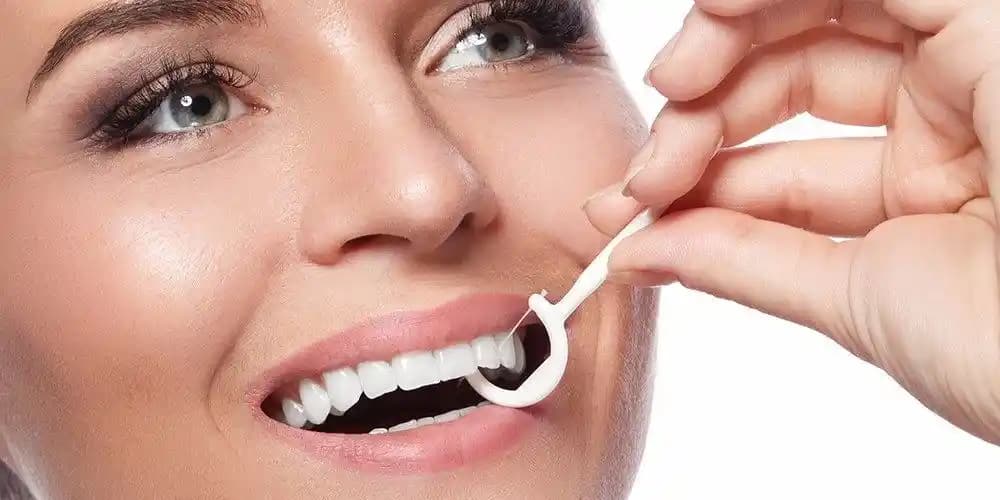 Kürdanlı Diş İpi Kullanımının Önemi ve Doğru Uygulama Yöntemleri