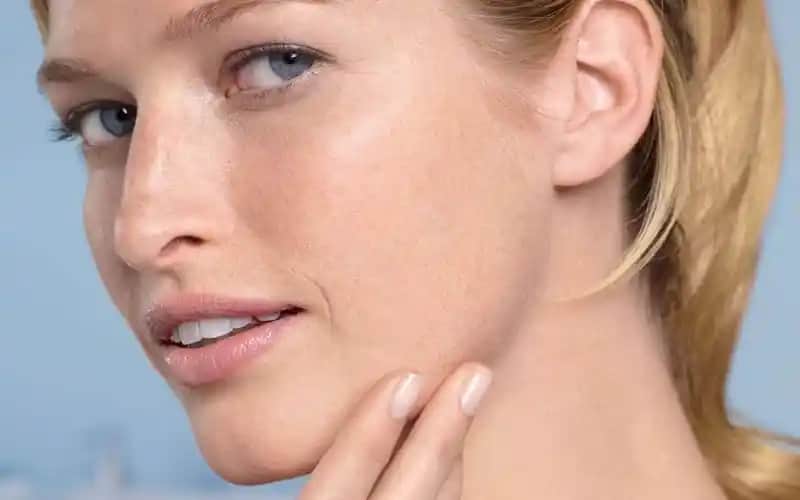 Kuru Cilt Belirtileri ve Doğru Bakım Yöntemleriyle Sağlıklı Cilde Ulaşma