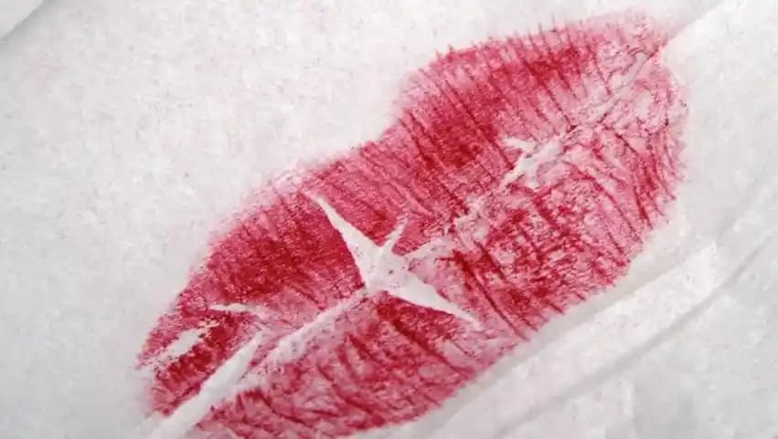 Kuru Ruj Lekeleri Nasıl Çıkarılır ve Önleme Yöntemleri