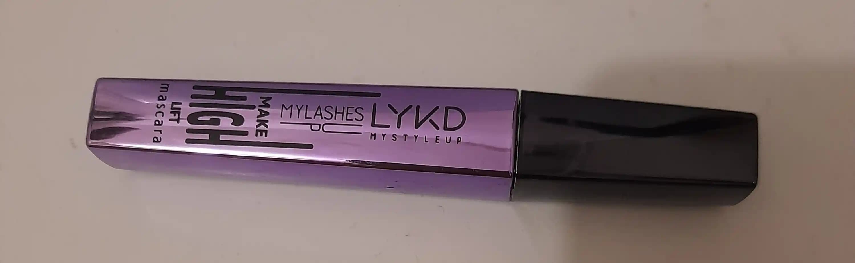 Lykd My Lashes Maskara ile Gözlerde Hacim ve Uzunluk Sağlayan Makyaj Ürünü