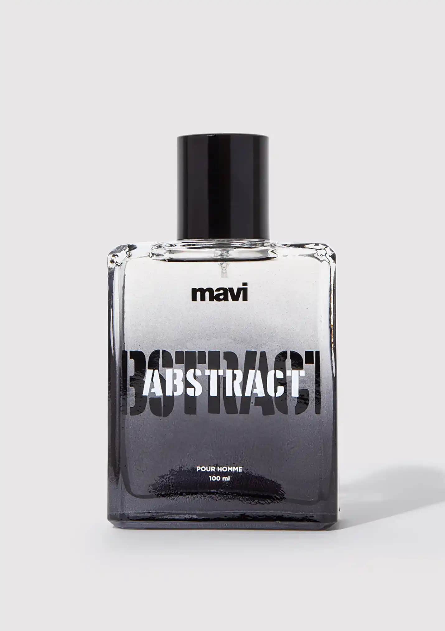 Mavi Parfüm: Doğallık ve Şıklığın Sembolü Modern Parfüm Trendleri ve Kullanım İpuçları