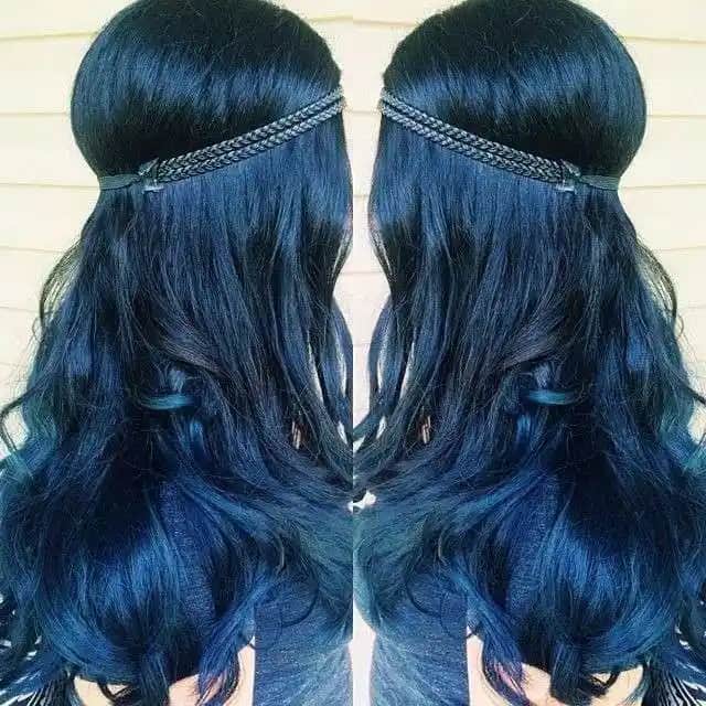 Mavi ve Siyah Saç Renkleri: Moda ve Kişisel İfade İçin Güncel Trendler ve Bakım İpuçları