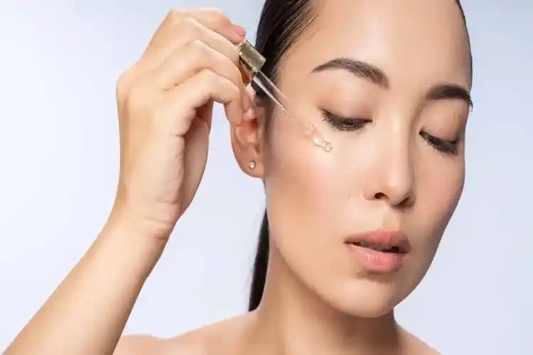 Niacinamide Göz Çevresine Uygulanabilir mi ve Doğru Kullanım İpuçları