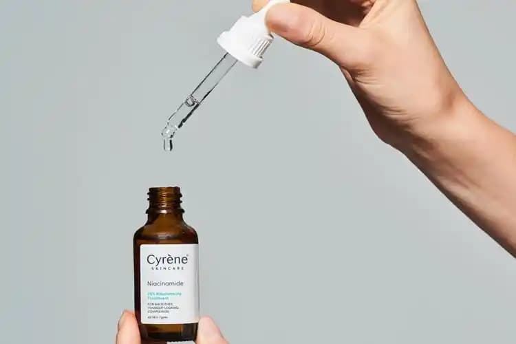 Niacinamide Kullanım Yaşları ve Cilt Bakımında Doğru Zamanlamalar