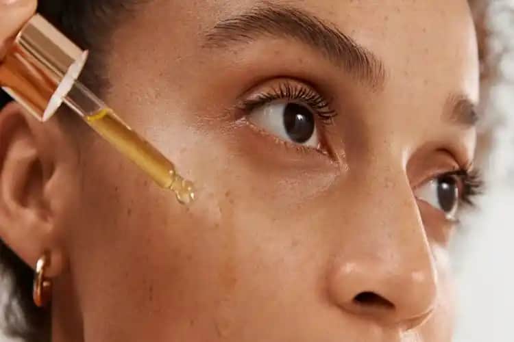 Niacinamide Serumu Kullanımı ve Yıkanmalı mı Sorusu Hakkında Detaylı Bilgi