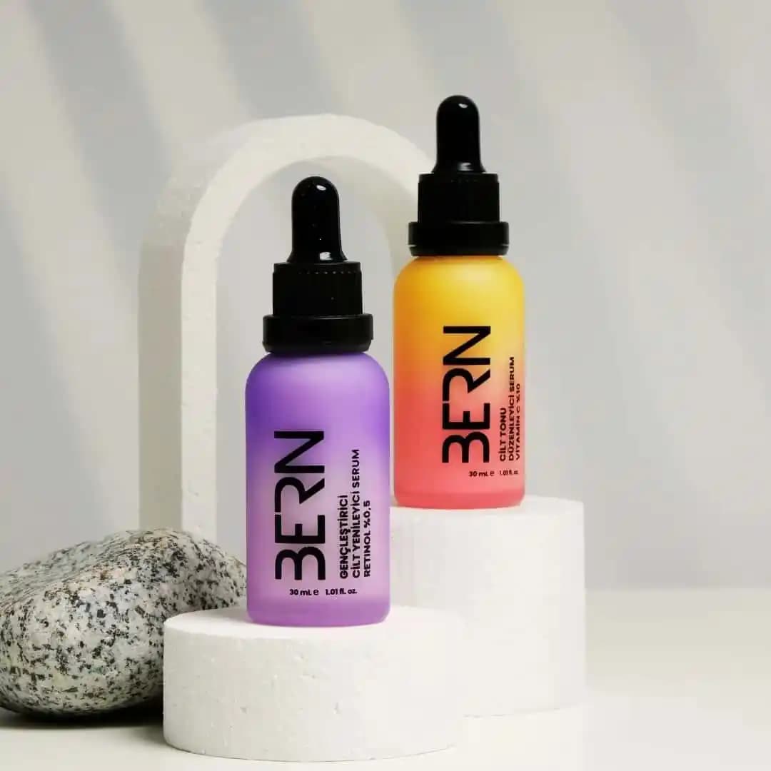 Niacinamide ve C Vitamini Kombinasyonu: Cilt Bakımında Etkili ve Güvenli Kullanım Yöntemleri