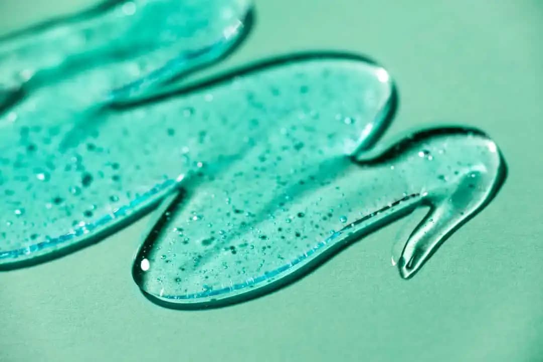 Niacinamide ve Glikolik Asit Kullanımı: Cilt Bakımında Güçlü ve Güvenli Kombinasyonlar