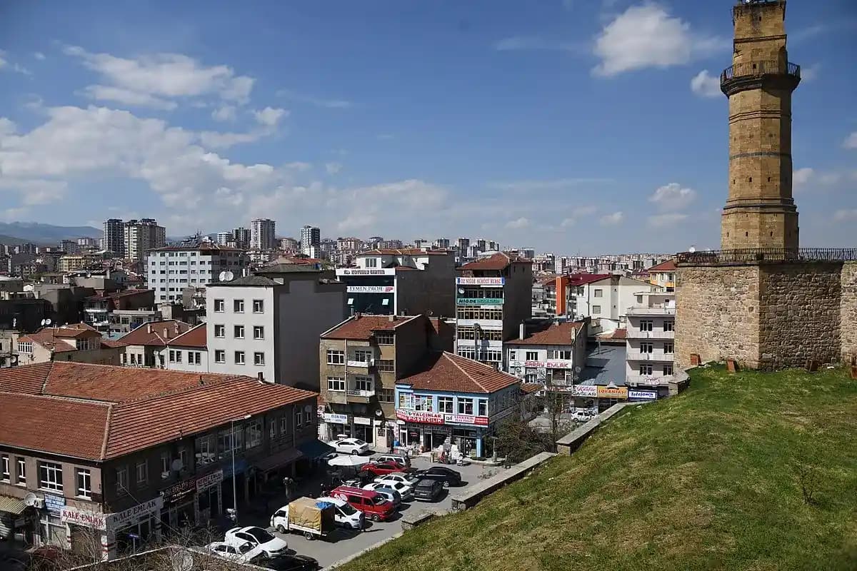 Niğde Watsons Kozmetik Mağazası: Güvenilir ve Geniş Ürün Yelpazesiyle Bakım İhtiyaçlarınız
