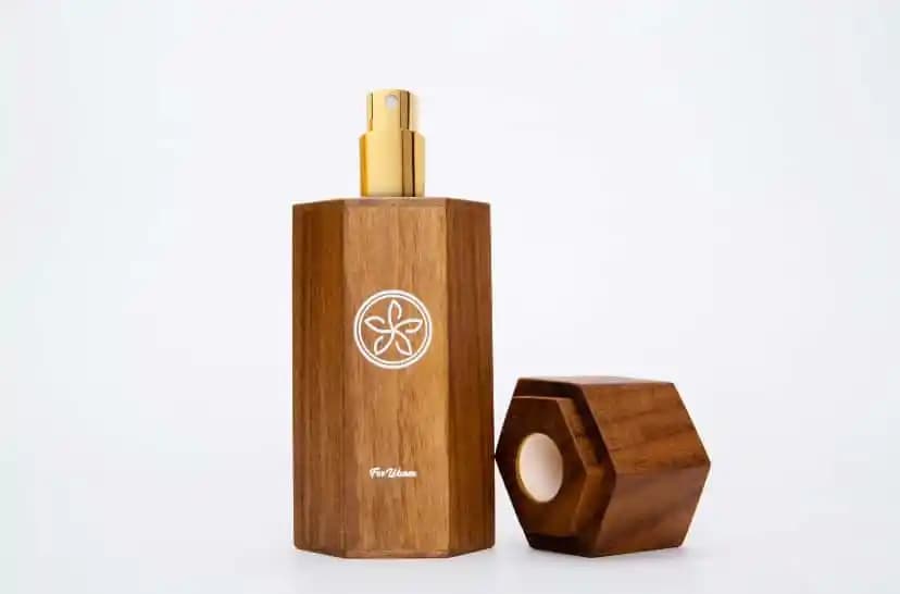 Organik ve Doğal Parfüm Rehberi: Çevreye ve Cilde Dost Saf Kokular