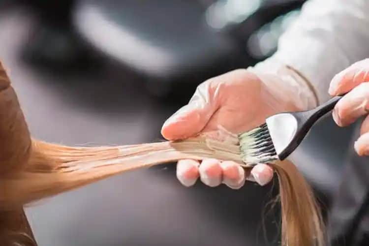 Palette Saç Boyası Ne Kadar Süre Kalmalı ve Doğru Uygulama Yöntemleri