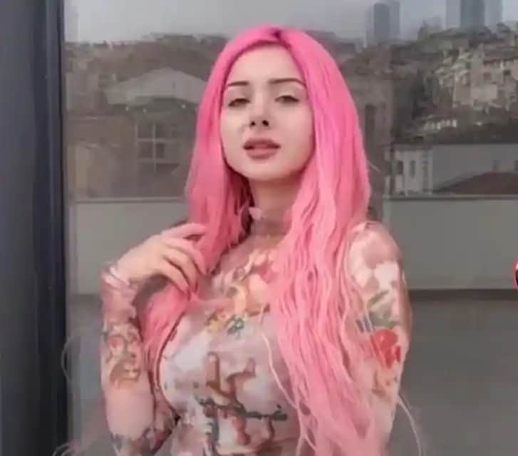 Pamuk Şeker Pembesi Saç Rengi Trendleri ve Bakım İpuçları