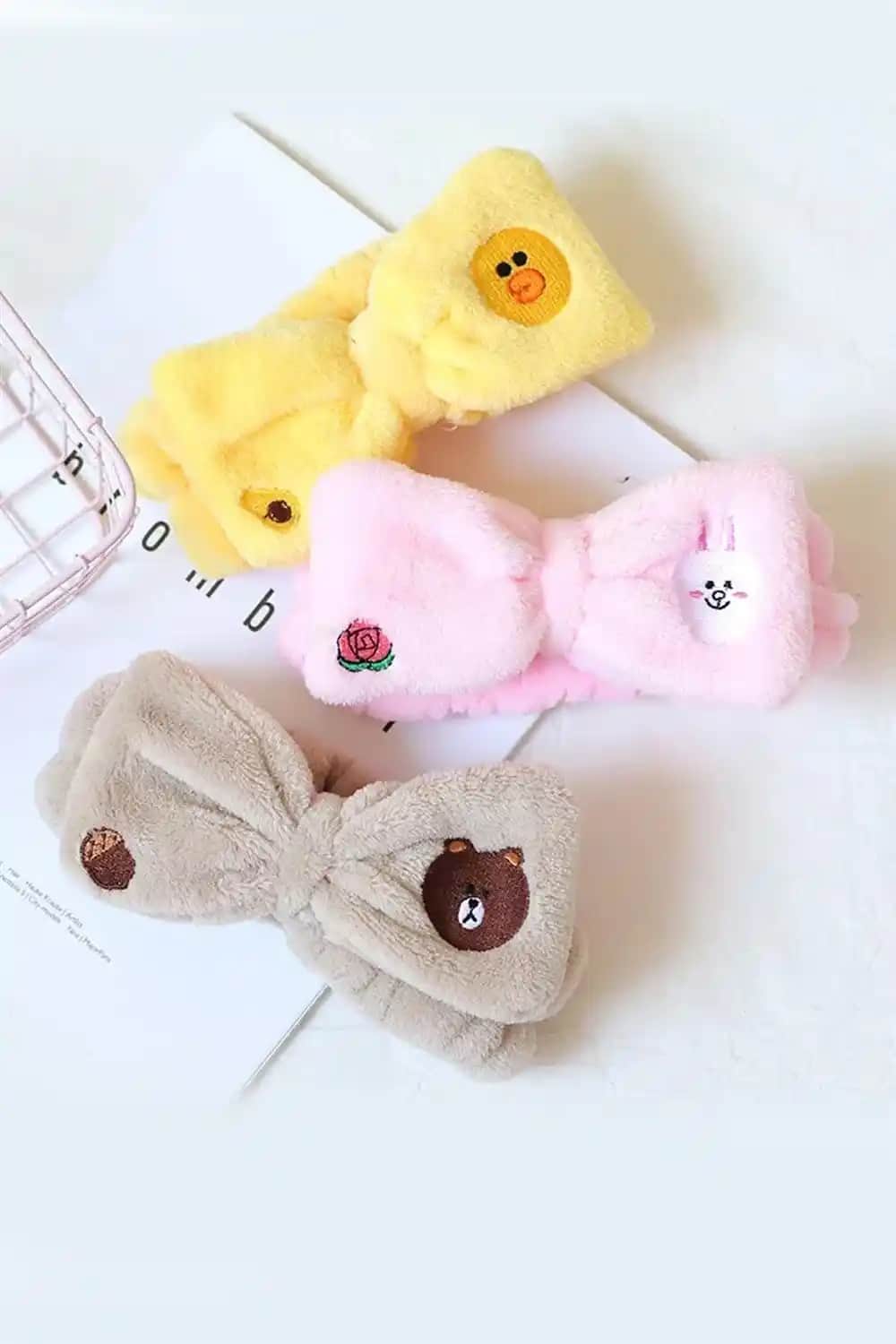 Peluş Saç Bandı Seçimi ve Kombinasyonlarıyla Şık ve Konforlu Görünüm