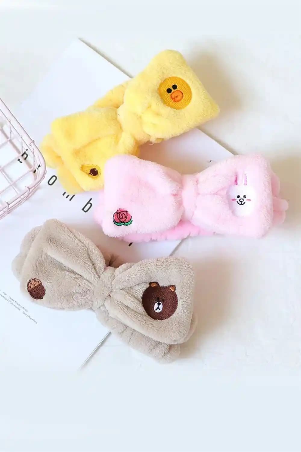 Peluş Saç Bandı Seçimi ve Kombinasyonlarıyla Şık ve Konforlu Görünüm